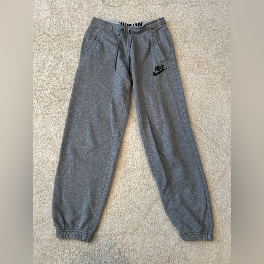 Nike Women’s Gray Jogger Sweatpants